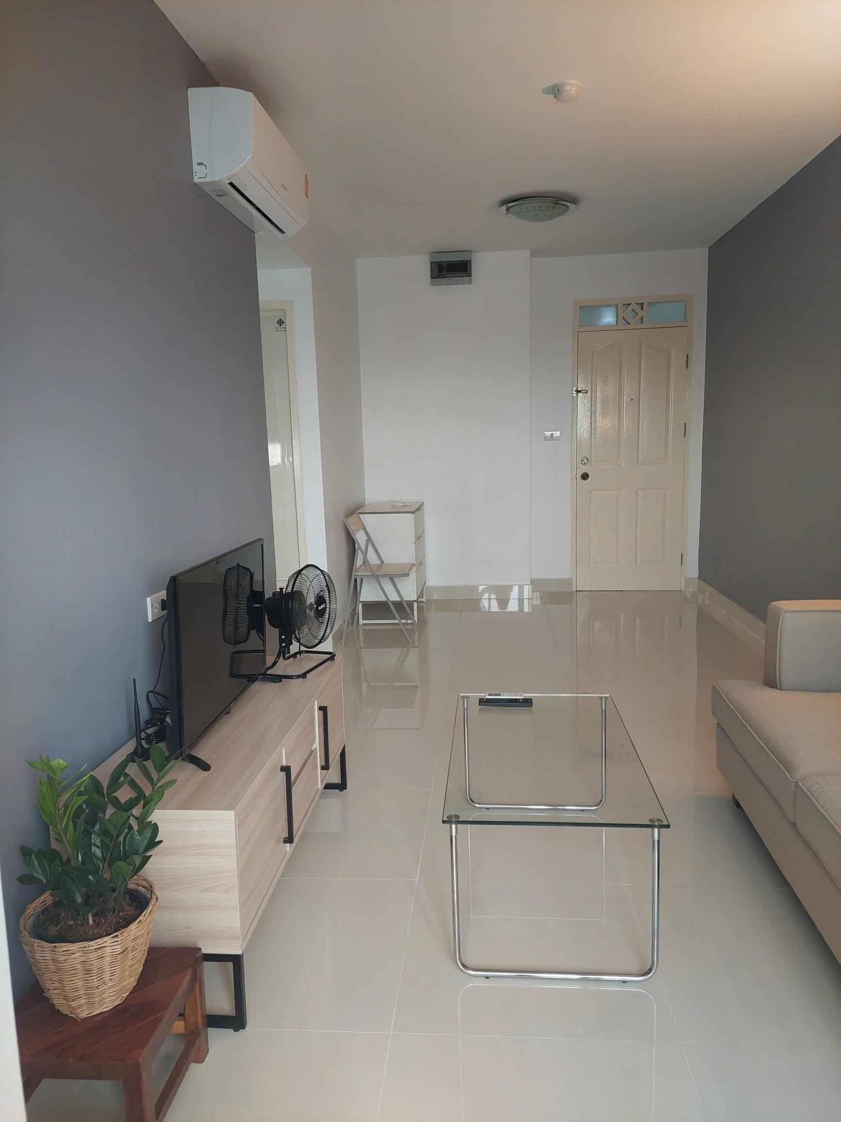 ขาย / เช่า คอนโด ซิตี้ โฮม รัชดา 10 City Home Ratchada 10 ขนาด 36 ตรม 1 ห้องนอน 1 ห้องนั่งเล่น อยู่ชั้น 8 หัวนอนหันไปทางทิศตะวันออก