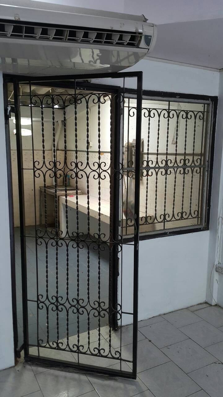 ทาวเฮาส์ 2 ชั้น ให้เช่า ราคาเช่า 15,000 บาท/เดือน มี 4 ห้องนอน 1ห้องเก็บของ 2 ห้องน้ำใหญ่