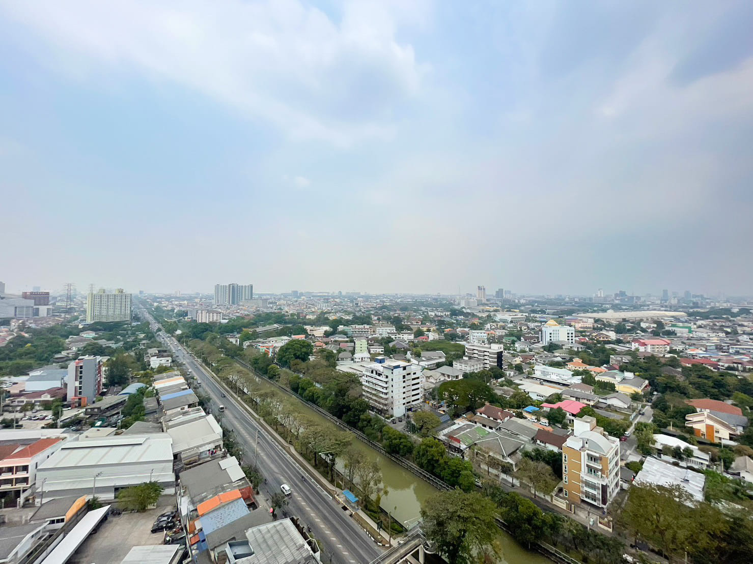 ขายคอนโด Lumpini Ville Prachachuen - Phongphet 2 (ลุมพินี วิลล์ ประชาชื่น – พงษ์เพชร 2 ) ห้องตรงปก 1 ห้องนอน 1 ห้องน้ำ ขนาด 31 ตรม