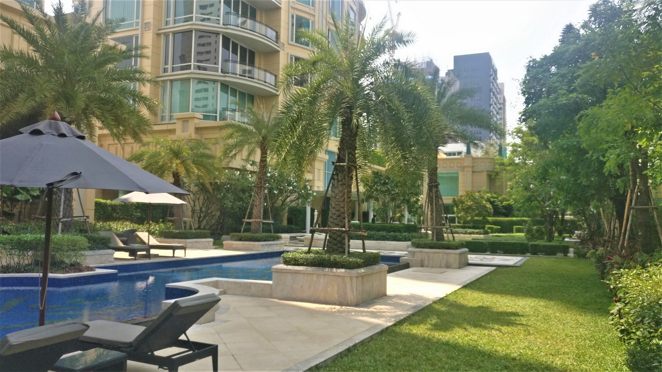 ให้เช่าคอนโด Royce Private Residences (รอย์ช ไพรเวท เรสซิเดนซ์ส) 2 ห้องนอน 2 ห้องน้ำ ขนาด 111.33 ตรม