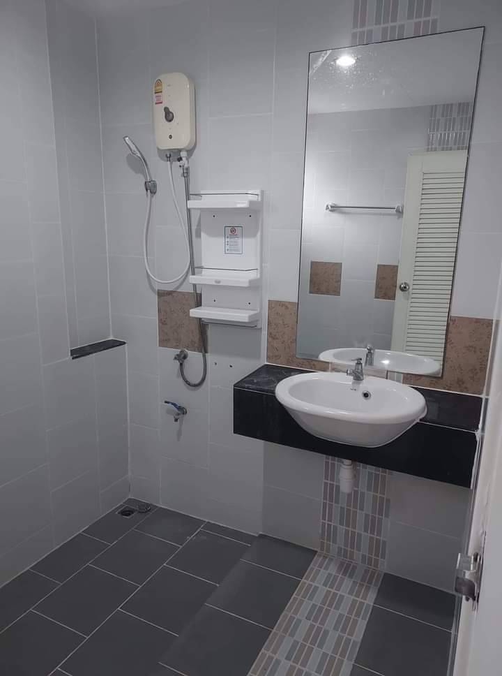 ขายบ้านเดี่ยว 2 ชั้น 56 ตร.วา 3 ห้องนอน 2 ห้องน้ำ โครงการ บ้านฟ้าปิยรมย์ เนสโต้ วงแหวนลำลูกกา-คลอง 6 บ้านหลังที่ 3 นับจากหน้าโครงการ