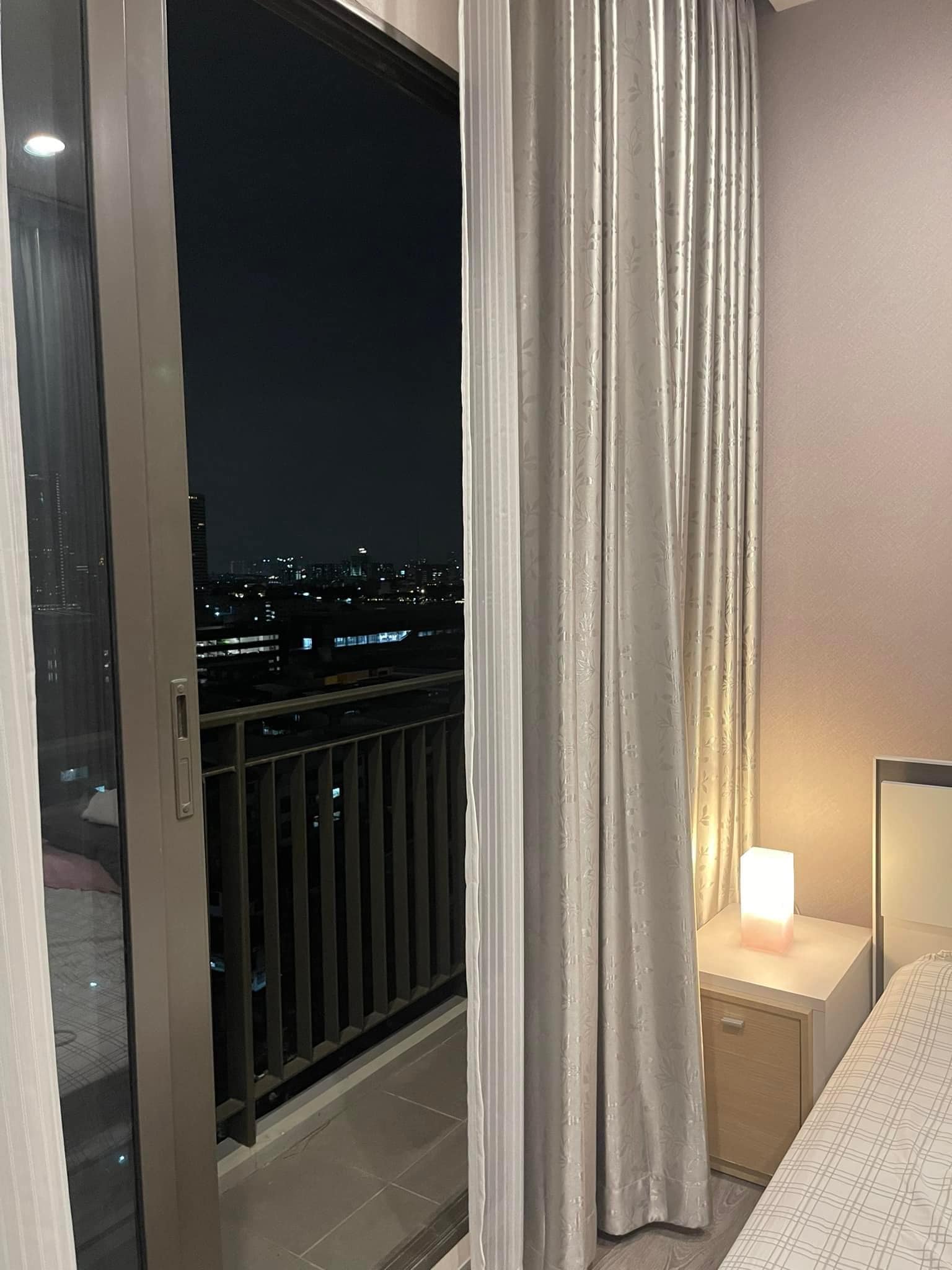 ให้เช่าคอนโด Urbano Rajavithi (เออร์บาโน ราชวิถี) วิวเเม่น้ำเจ้าพระยา ติด MRT สิรินธร ราคา 15,000 บาท /เดือน