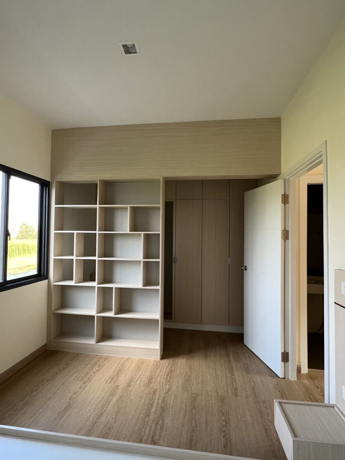 ให้เช่า ไอเจ้นท์ พัฒนาการ EIGEN Pattanakarn ซอยพัฒนาการ 99 (เข้าซอย 100 เมตร) Smart townhome ใหม่ หลังใหญ่ แบบ Simpli ติดถนนเมนหน้าโครงการ 15 เมตร