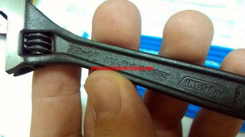 ประแจเลื่อน IREGA ขนาด 4 นิ้ว สเปน Made in Spain ใหม่ แท้. (แพ็คฟ้า)