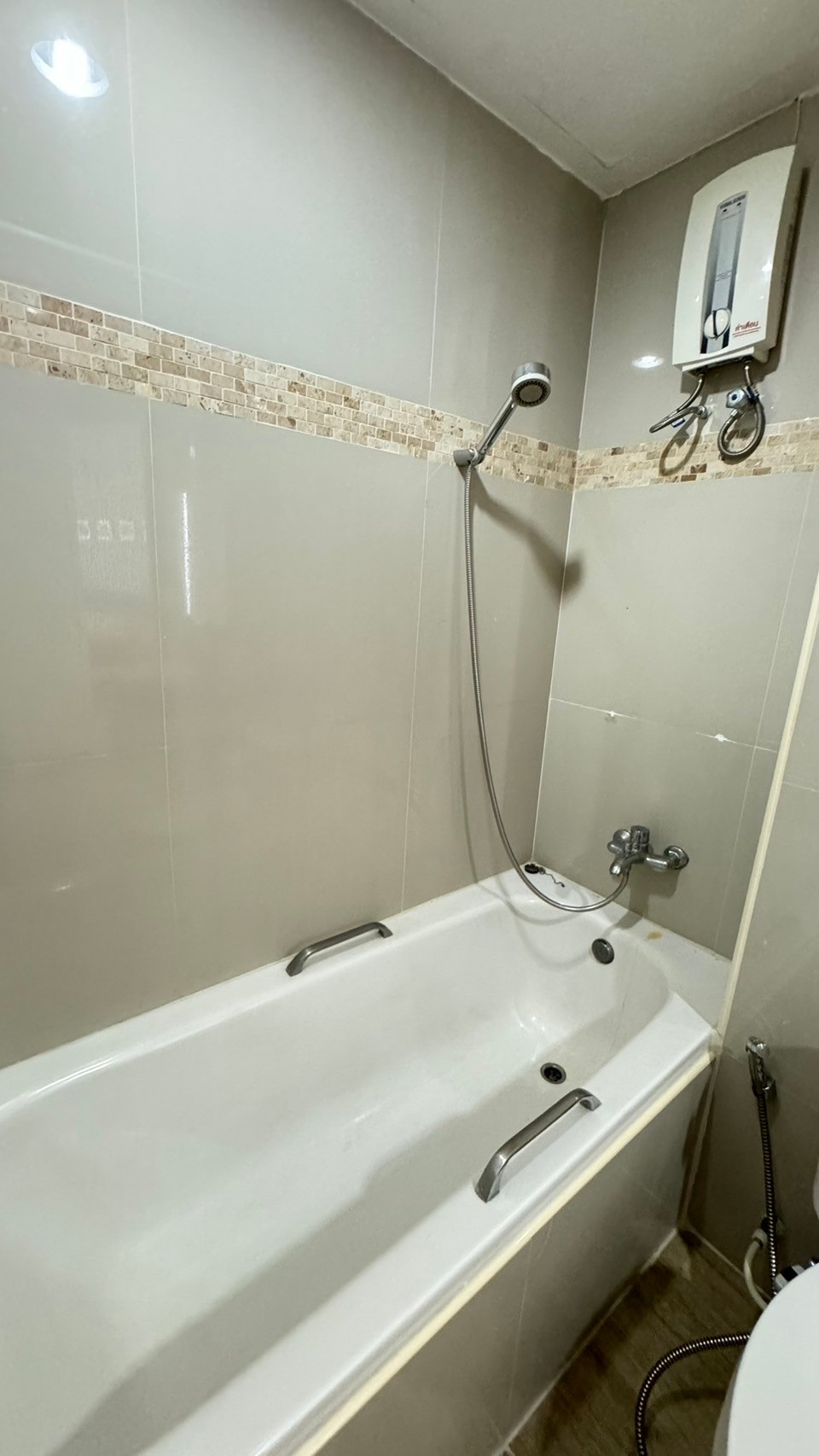 ให้เช่าคอนโด Rama Harbour view condo (รามา ฮาร์เบอร์ วิว คอนโด) ชั้น 7 วิวทะเล 2 ห้องนอน 2 ห้องน้ำ ขนาด 110 ตรม + พื้นที่ระเบียง