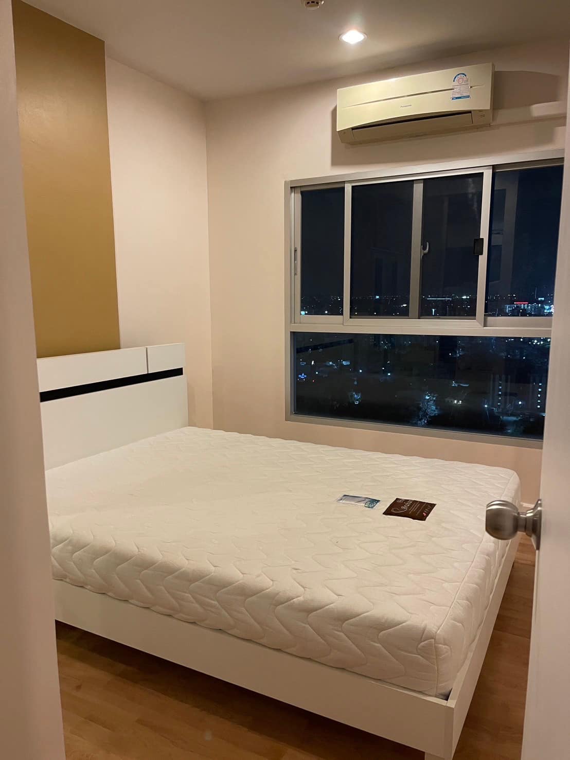 ให้เช่า Condo The Parkland แยกแคราย งามวงศ์วาน 1 ห้องนอน 1ห้องน้ำ 1ห้องนั่งเล่น ขนาดห้อง 30.2 ตรม. ชั้น 20