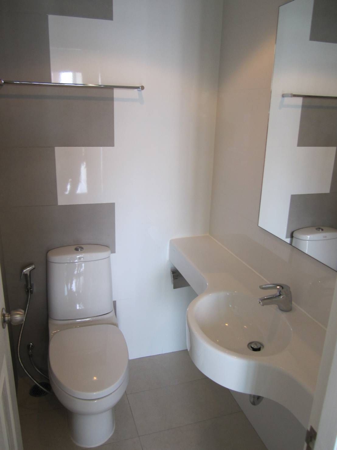 ขายคอนโด Lumpini Place Ratchayothin (ลุมพินี เพลส รัชโยธิน) 1 ห้องนอน 1 ห้องน้ำ ขนาด 28.5 ตรม ชั้น 20 (ห้อง 1484/430) อาคาร B