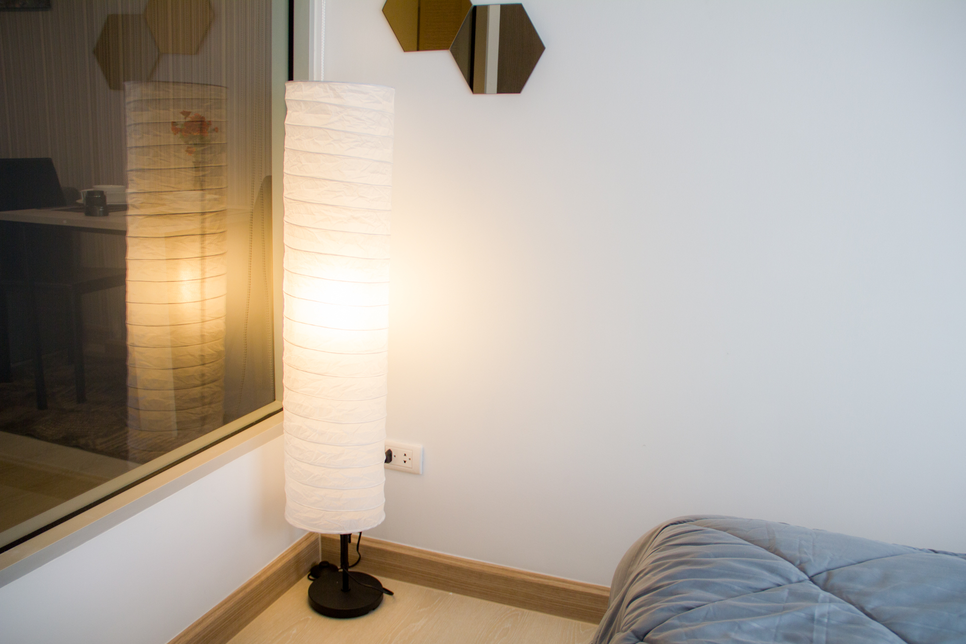 ขายคอนโดThe Kith Plus Sukhumvit 113 (เดอะ คิทท์ พลัส สุขุมวิท 113) 2 ยูนิต ตกแต่งครบพร้อมเข้าอยู่ ยูนิตที่1 แบบ 1 ห้องนอน 1 ห้องน้ำ ตึก A ชั้น 3