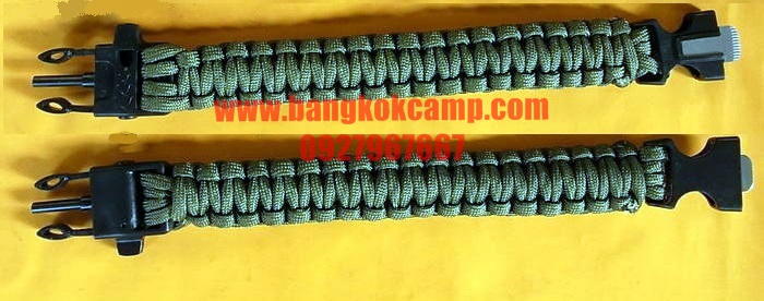 สายรัดข้อมือ (สีเขียว) Survival 550 PARACORD BRACELET ถักจากเชือกพาราคอด PARACORD550 รุ่นใหม่มีแท่งจุดไฟ+นกหวีด สีเขียว