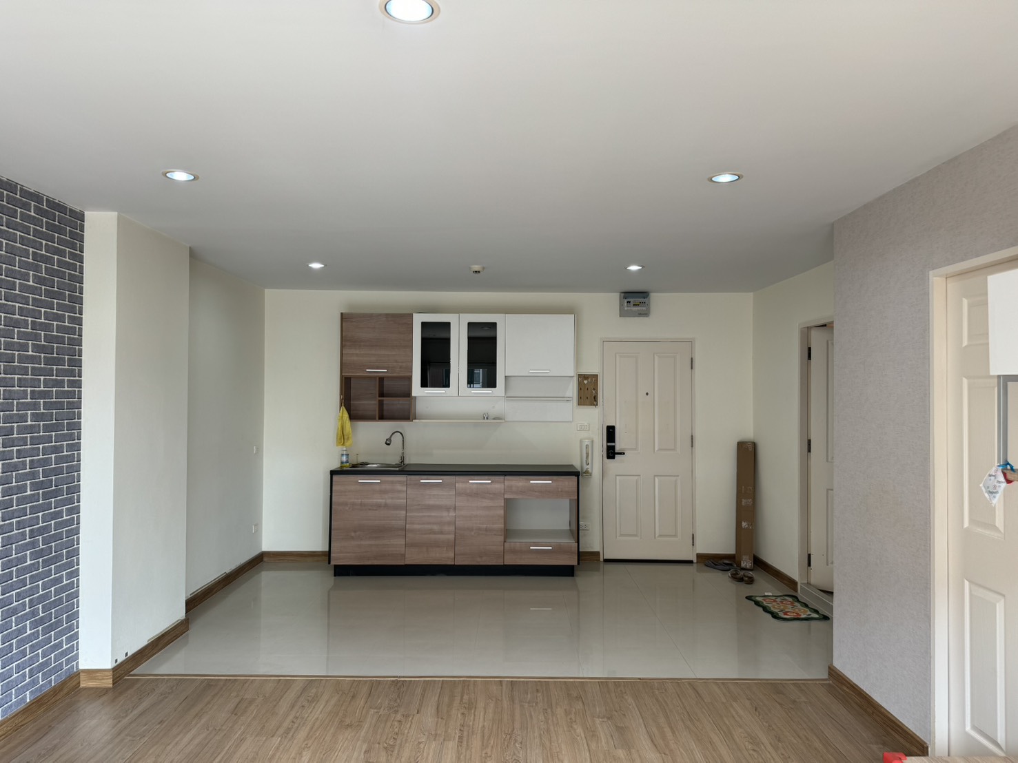 รหัสทรัพย์ 53645 ขายถูกพื้นที่ 62 ตร.ม. ราคา 2,100,000 บาท คอนโด The Trend ซอย คู้บอน 16/1 ถนนคู้บอน โครงการเดอะ เทรนด์ คอนโดทาวน์ (The Trend Condo town)