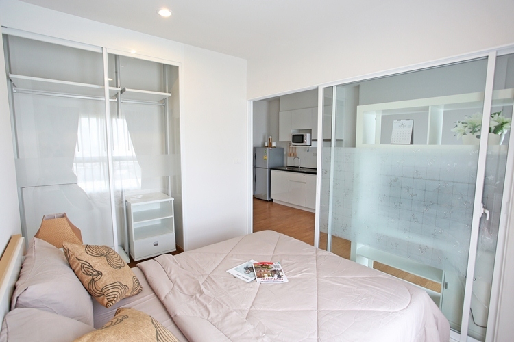 คอนโด พาร์คแลน @ รัชดา – วงศ์สว่าง The Parkland Ratchada-Wongsawang มีห้องให้เลือกหลายห้อง ราคาค่าเช่าตั้งแต่ 12,000 – 15,000 บาท/เดือน ห้องสตูดิโอ 1 ห้องนอน ชั้น วิว เลือกได้ตามต้องการ