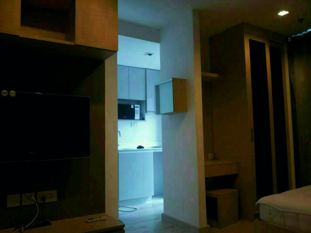 รหัสทรัพย์ 68093 ให้เช่า คอนโด Ideo Mobi Rama 9 (ไอดีโอ โมบิ พระราม 9) ห้องสตูดิโอ พื้นที่ 21.5 ชั้น 19 ทิศตะวันตก ตกแต่งครบพร้อมอยู่