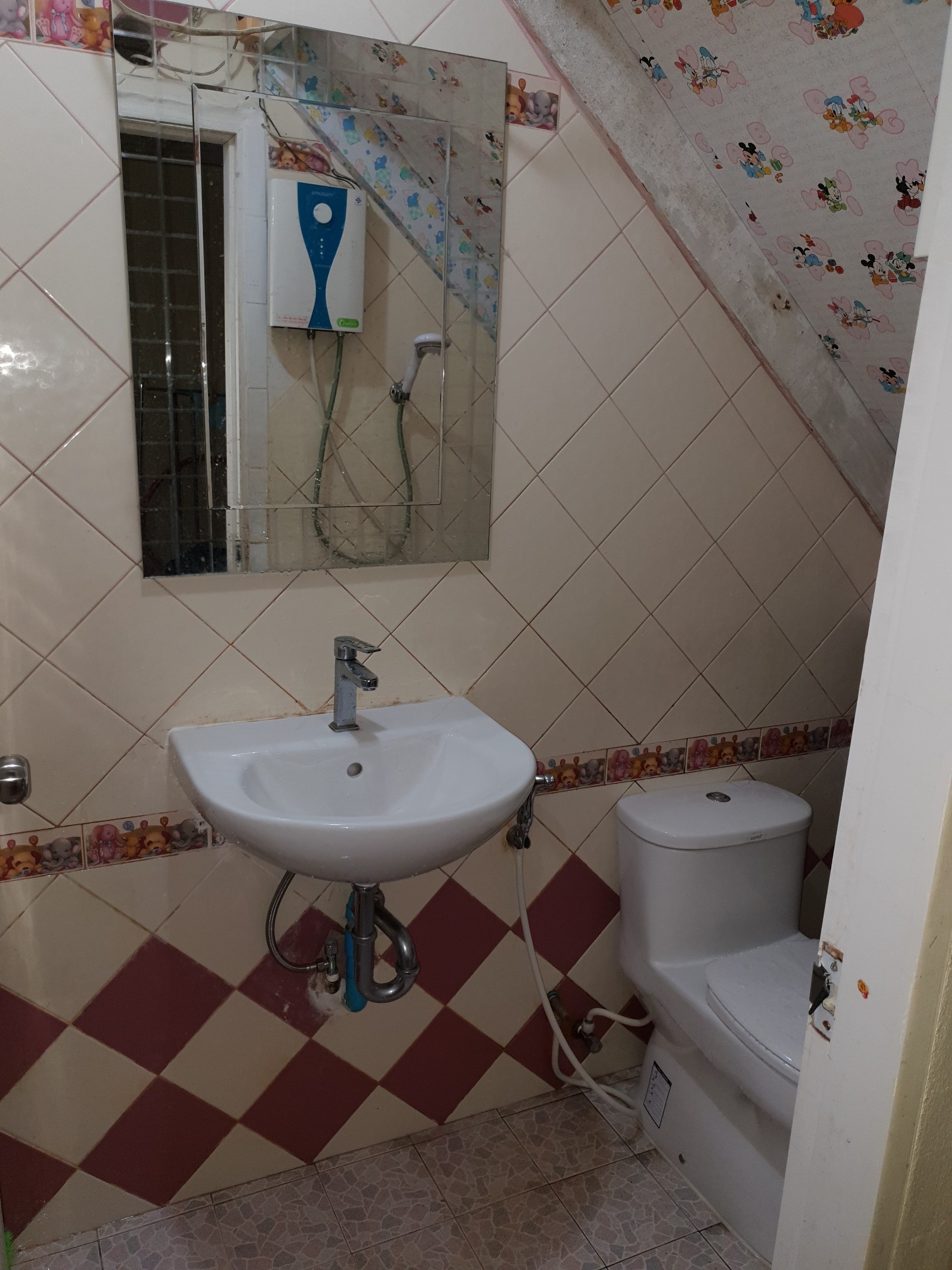 ขาย / เช่าบ้านแฝด 2 ชั้น หมู่บ้าน รังสิยา ซ.อุดมสุข 58 ถ.สุขุมวิท 103 ขายราคา 5.5 ล้าน 3 ห้องนอน