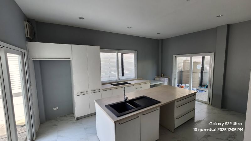 ขาย / ให้เช่าบ้านแต่งครบราคา 295,000บาท ต่อเดือน ขาย 35.9 ล้านบาท Perfect Masterpiece Rama 9 : เพอร์เฟค มาสเตอร์พีซ พระราม9 (พัฒนาการ 63)