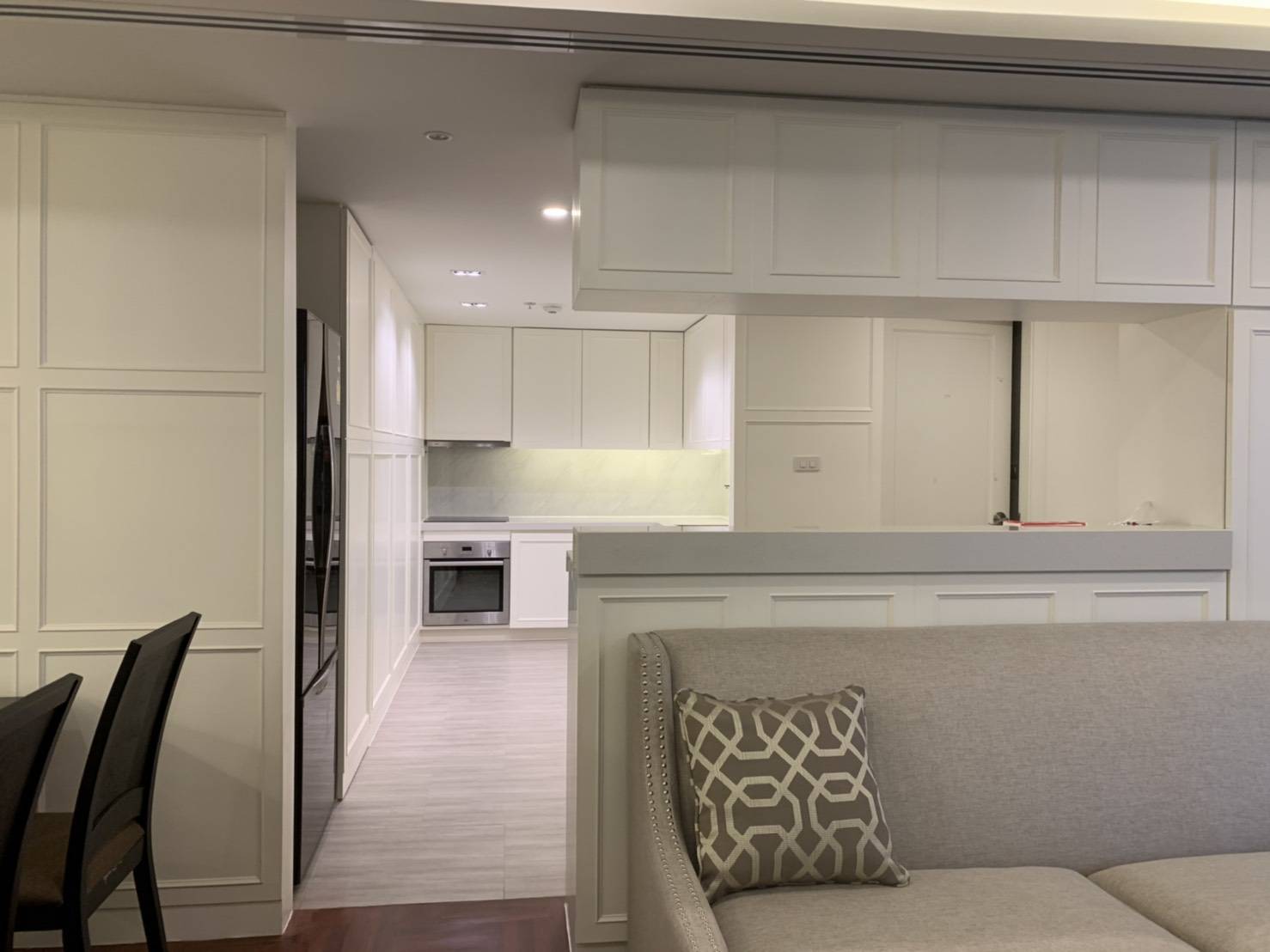 ให้เช่าคอนโด Baan Suanpetch (บ้าน สวนเพชร) 2 ห้องนอน 3 ห้องน้ำ 1 ห้องแม่บ้าน 1 ห้องรับแขก 1 ห้องครัว