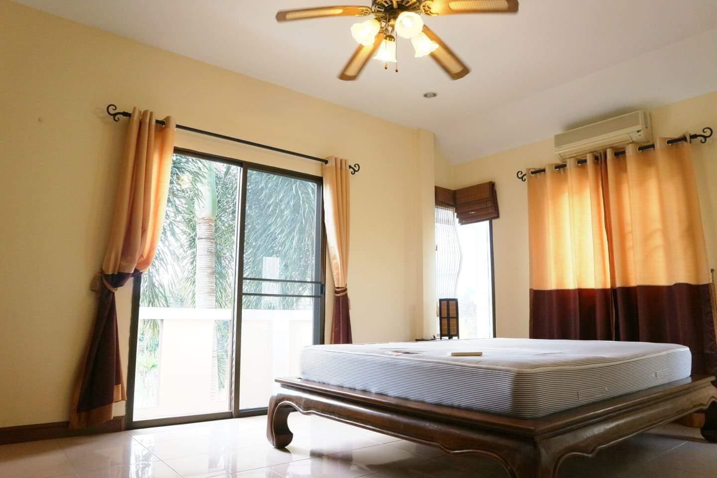 ขาย / เช่า บ้านเดียว 2 ชั้น หมู่บ้าน สยามเพส พัทยา ค่าเช่า 25,000 บาทต่อเดือนรายเดือน