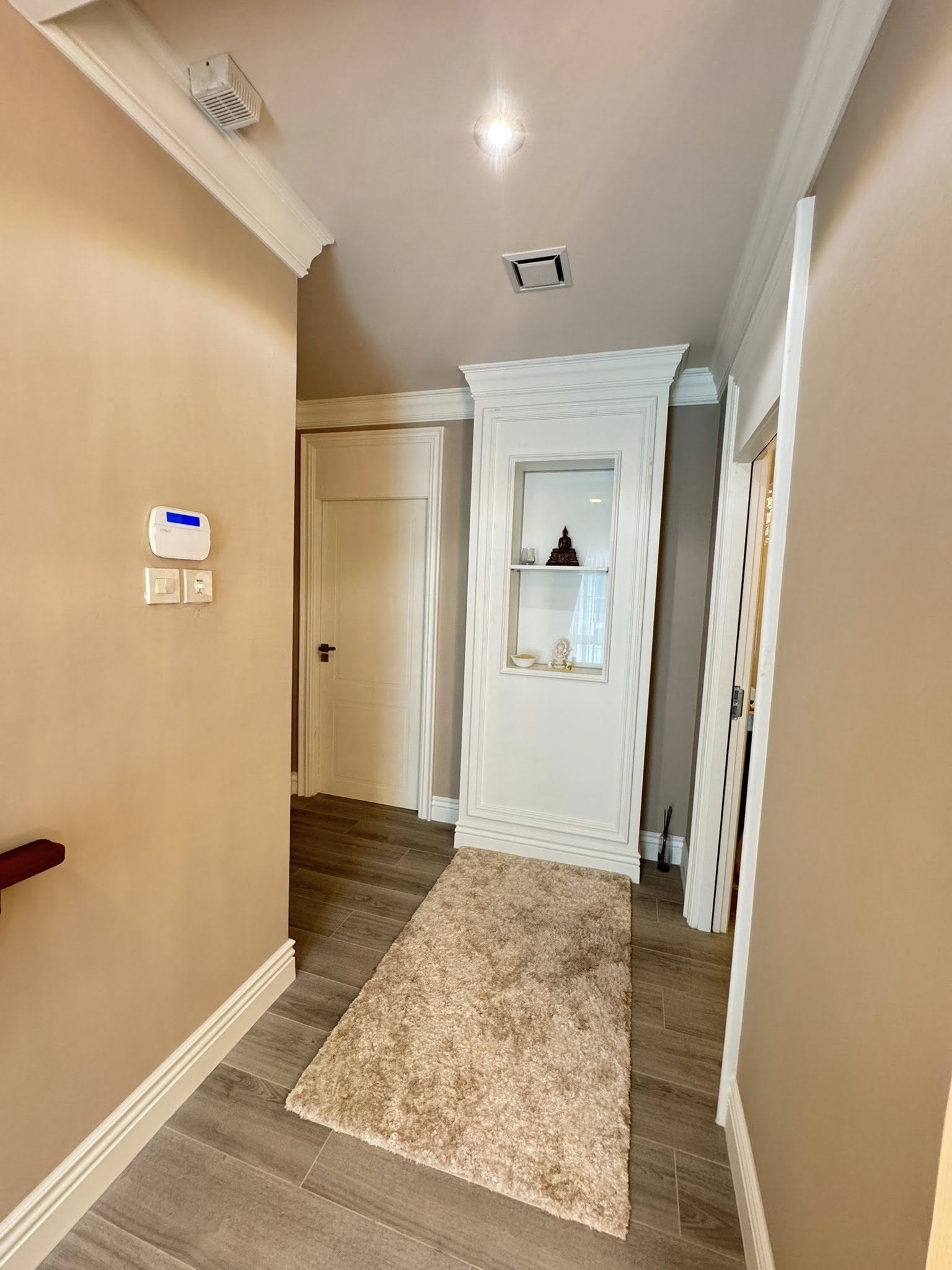 ขายบ้านเดี่ยวพร้อมอยู่ หมู่บ้านชัยพฤกษ์ บางนา กม.15 บิวท์อินทั้งหลัง ตกแต่งโดยซินแสจัดทิศตามหลักฮวงจุ้ย พร้อมสวนและน้ำตกเสริมพลังชีวิต