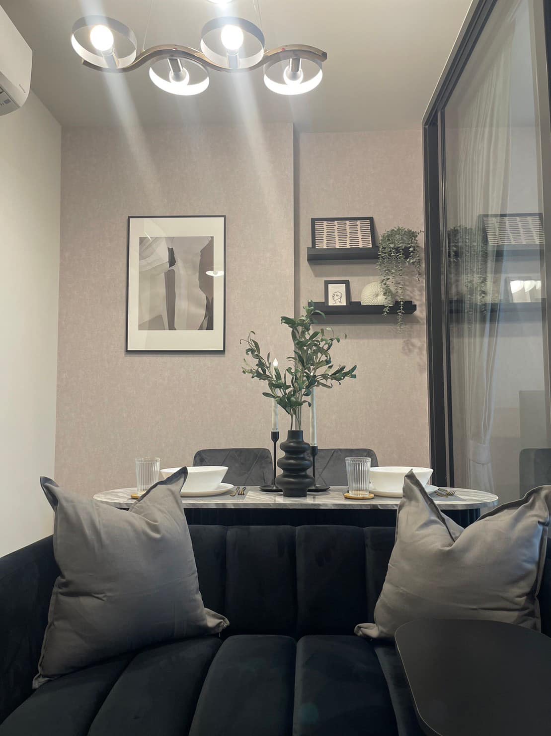 ให้เช่าคอนโด XT Huaikhwang (เอ็กซ์ที ห้วยขวาง) 1 ห้องนอน ขนาด 30 ตรม ชั้น 32 ห้องแต่งครยพร้อมอยู่