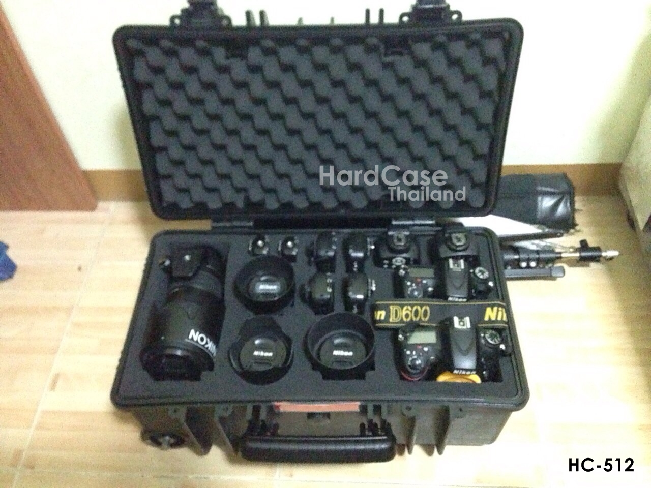 กระเป๋ากล้อง Hardcase ล้อลาก HARZ รุ่น HC-512 สีดำ ไส้โฟมลูกเต๋า