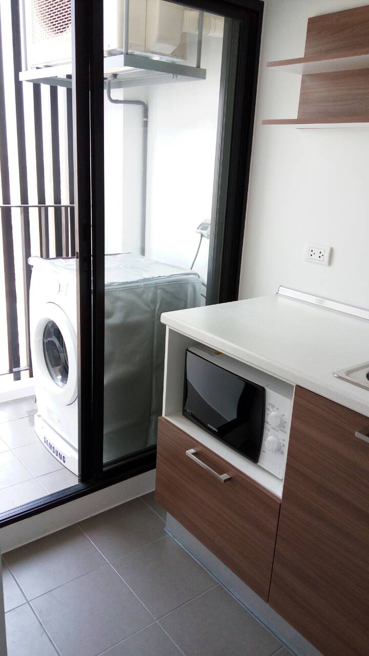 ให้เช่า คอนโด เดอะ ทรี อินเตอร์เชนจ์ the tree interchange ตึก A ชั้น 19 ทิศเหนือ ขนาด 30 ตร.ม. เฟอร์นิเจอร์+เครื่องใช้ไฟฟ้าครบ ราคา 10000 บาทต่อเดือน