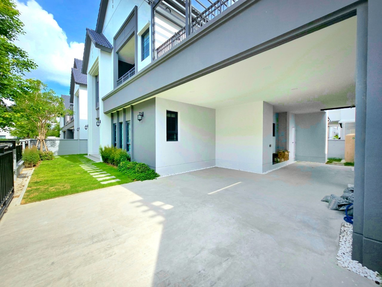 💥 ให้เช่าบ้านเดี่ยว 2 ชั้น หมู่บ้าน Centro Bangna เฟส 2 บ้านใหม่ ใกล้ Mega Central Bangna | 🏠 บ้าน Type ใหญ่สุด พร้อมห้องแม่บ้าน แปลงใกล้สวน บรรยากาศดีมาก