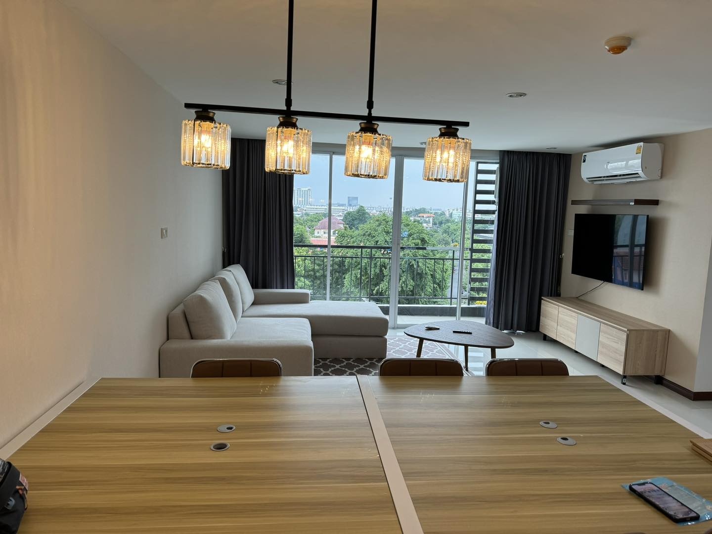 🔥 ขายด่วน! คอนโด Family Life รัชดา 36 ห้องใหญ่ 3 นอน 2 น้ำ 90 ตร.ม. วิวคลองสวย ฟรีที่จอดรถ! ใกล้ MRT ลาดพร้าว เพียง 3.99 ล้านบาท! 🔥