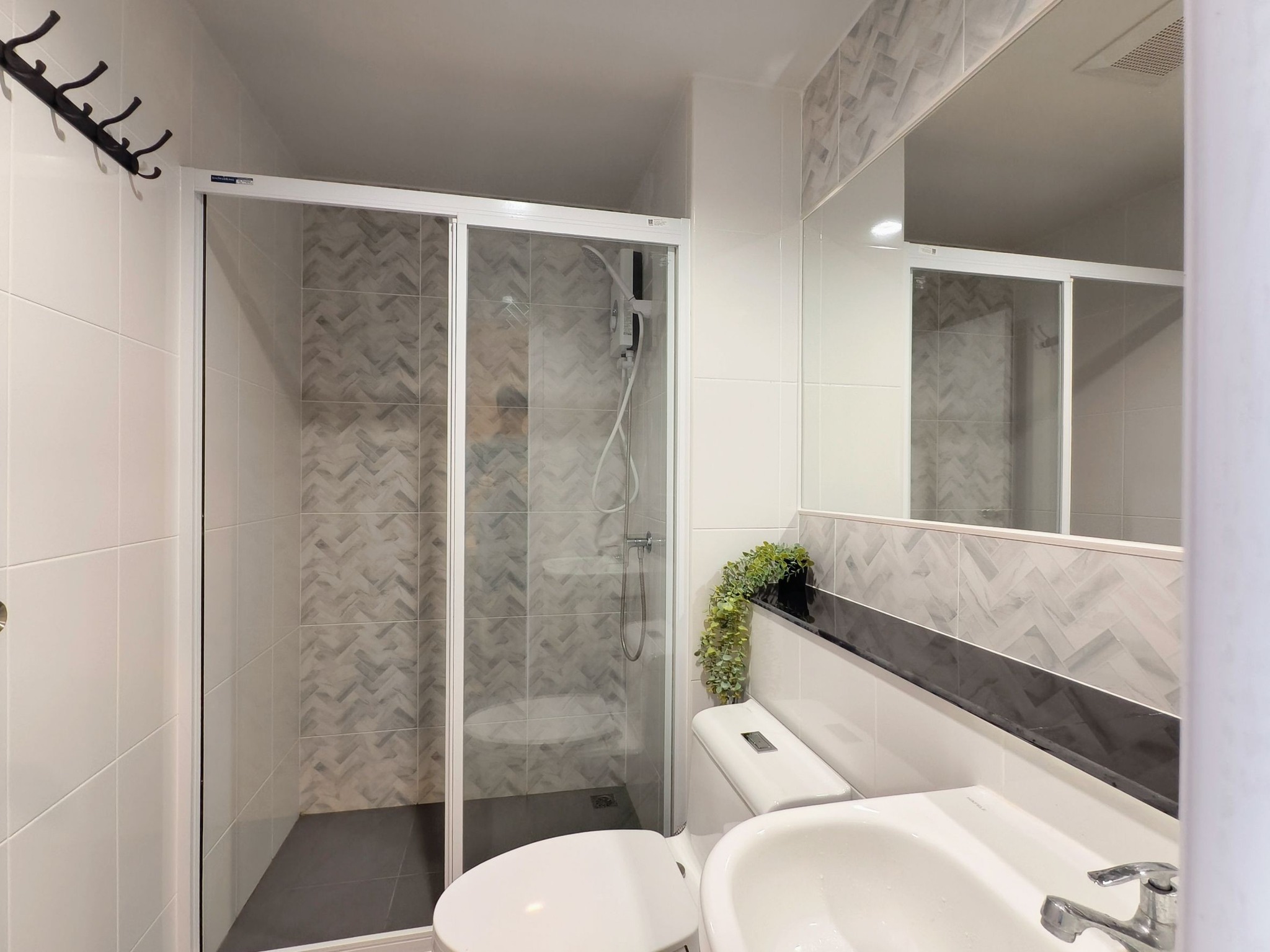 ให้เช่าคอนโด รีเจ้นท์ โฮม บางนา / For Rent Regent Home Bangna (English below)