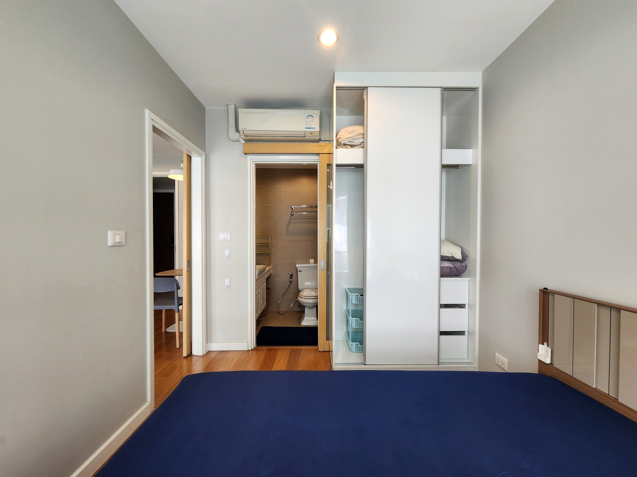 ให้เช่าคอนโด 1 ห้องนอน 1 ห้องน้ำ ขนาด 29 ตรม ชั้น 6 ทิศตะวันตก 18,000 บาท/เดือน สัญญาเช่าอย่างน้อย 1 ปี