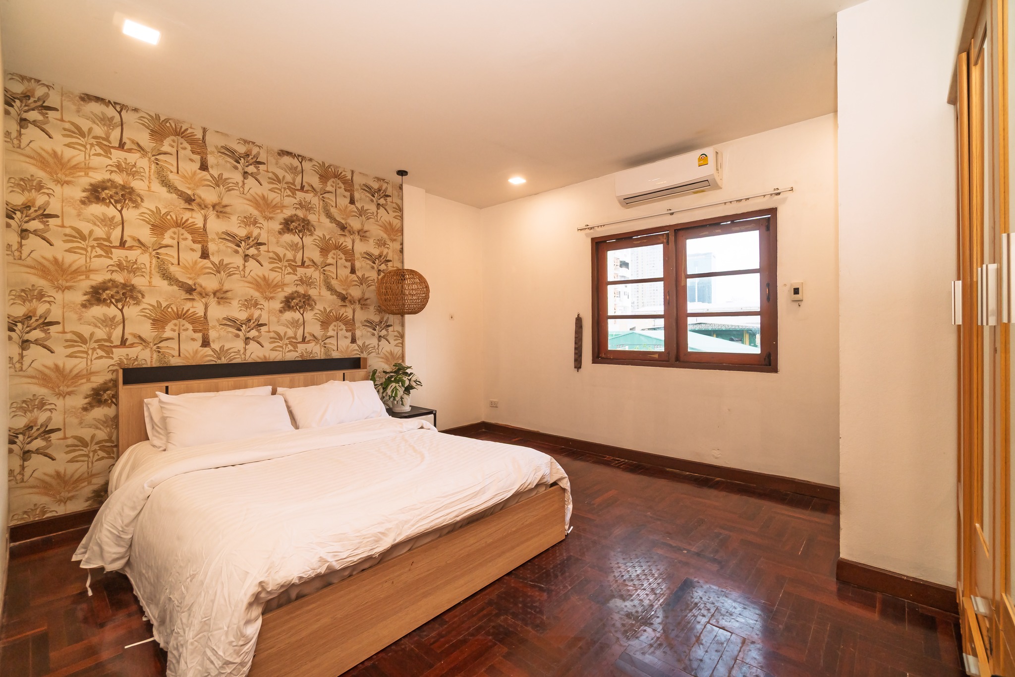 🏡 ให้เช่าทาวน์โฮมหรู Tropical House ทองหล่อ 25 / For Rent Tropical House Thonglor 25 ( English below )