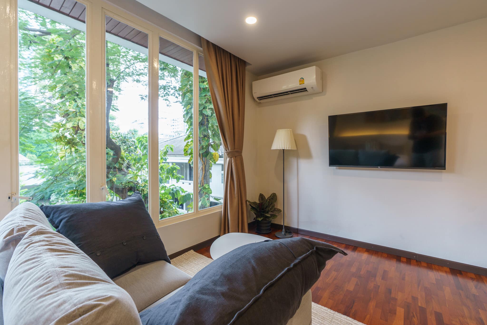 ให้เช่า Townhome สุขุมวิท 39 พื้นที่ 30 ตร.วา / 4 ชั้น 4 ห้องนอน 5 ห้องน้ำ