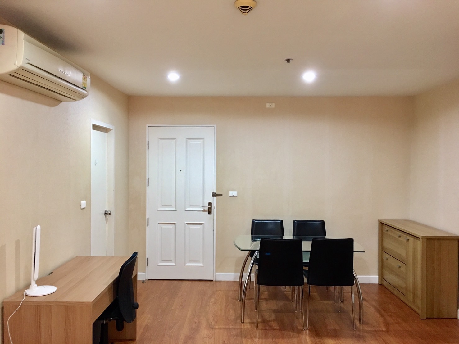 condo for rent at Condo One X Sukhumvit 26 on Sukhumvit 26. > Rental price: 23,000-25,000 Baht/month