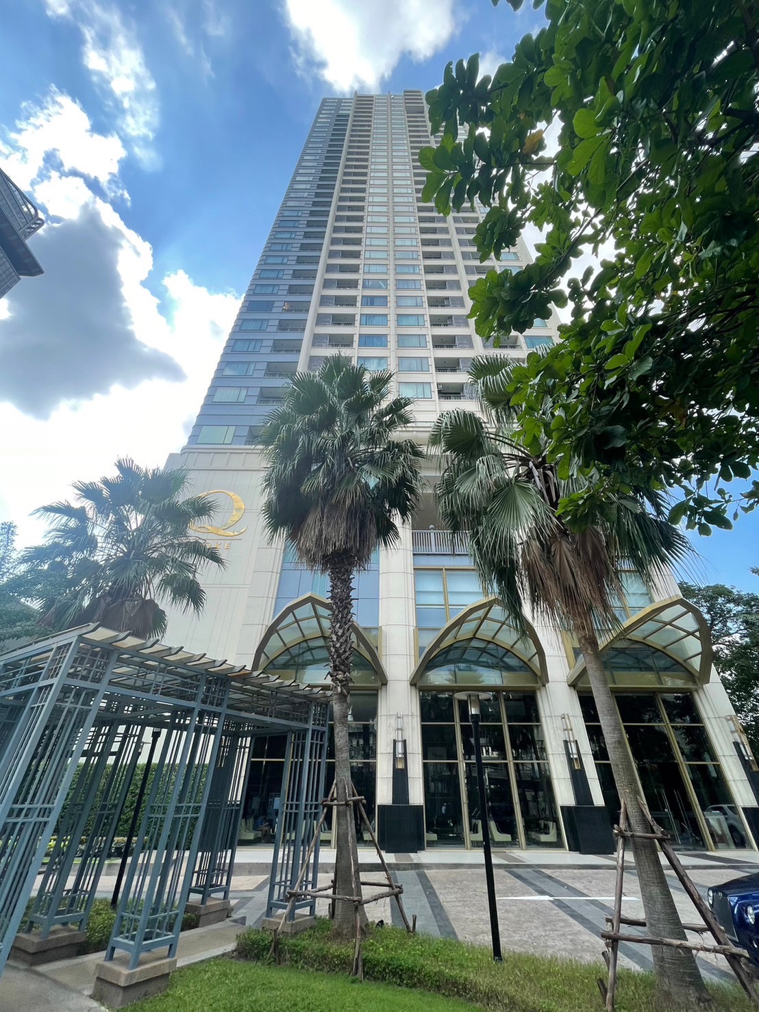 ขายคอนโด Q Asoke (คิว อโศก) ห้องใหม่ ไม่เคยอยู่ ไม่เคยปล่อยเช่า Type : 2 ห้องนอน 1 ห้องน้ำ 1 ห้องนั่งเล่น