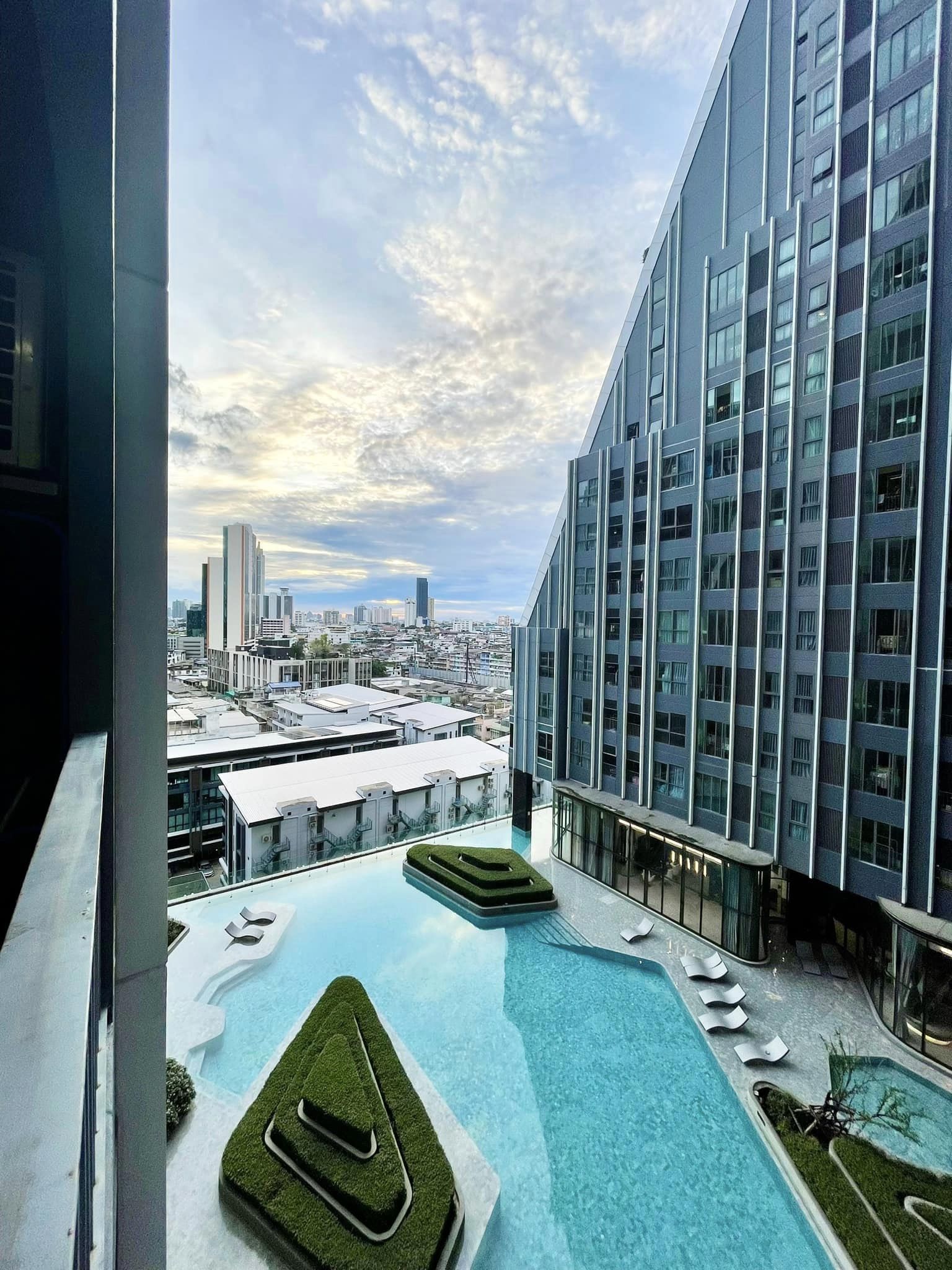 ให้เช่า Ideo Q จุฬาฯ-สามย่าน ห้องสวย แต่งครบ วิวสระว่ายน้ำ 18,000บาท ห้อง660/499 ชั้น 12 ขนาด 22ตร.ม. สตูดิโอ