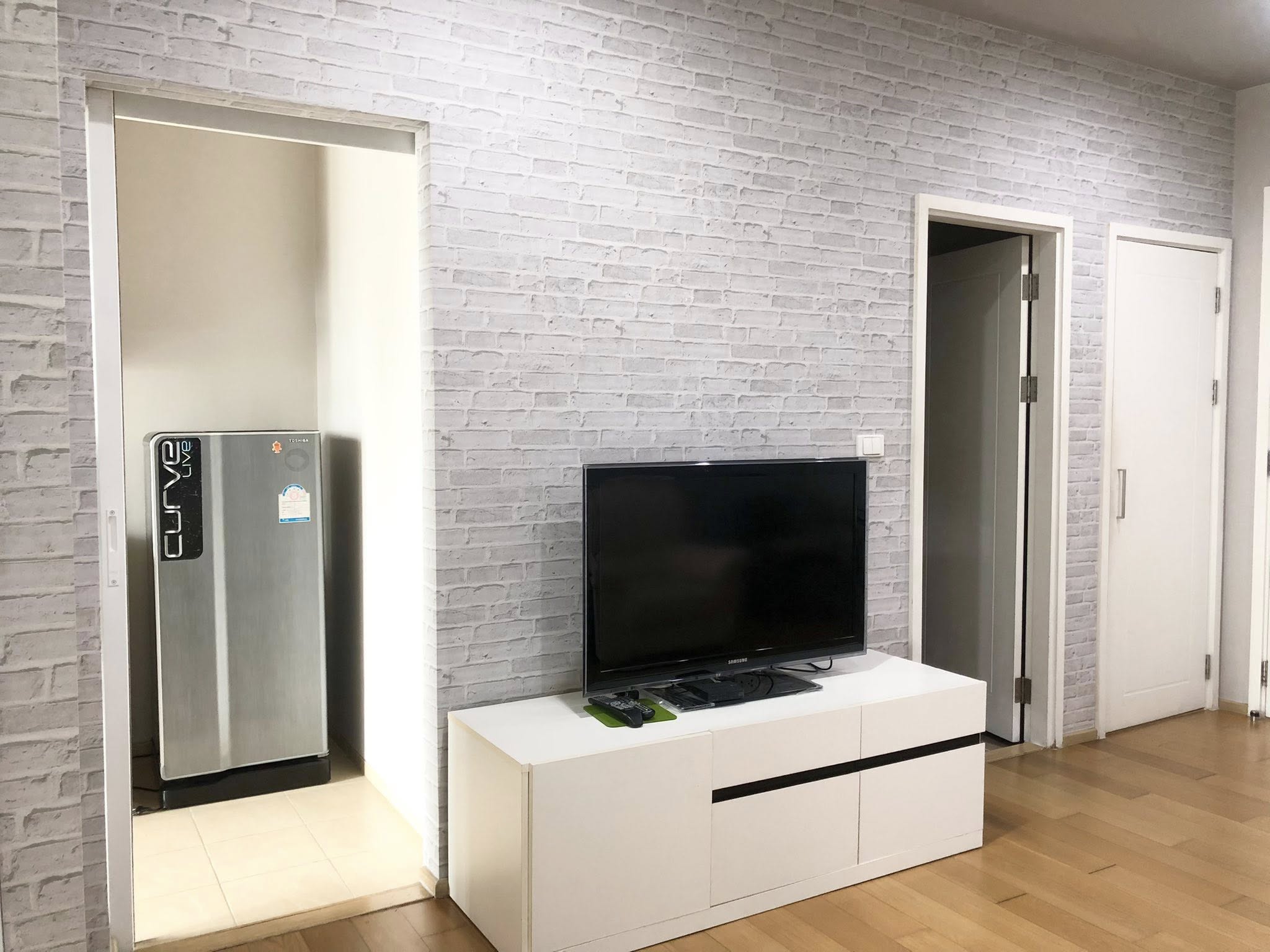 ðïļ āđāļŦāđāđāļāđāļēāļāļāļāđāļ āđāļŪāļāđ āļŠāļēāļāļĢ / For Rent Hive Sathorn Condominium ( English below )