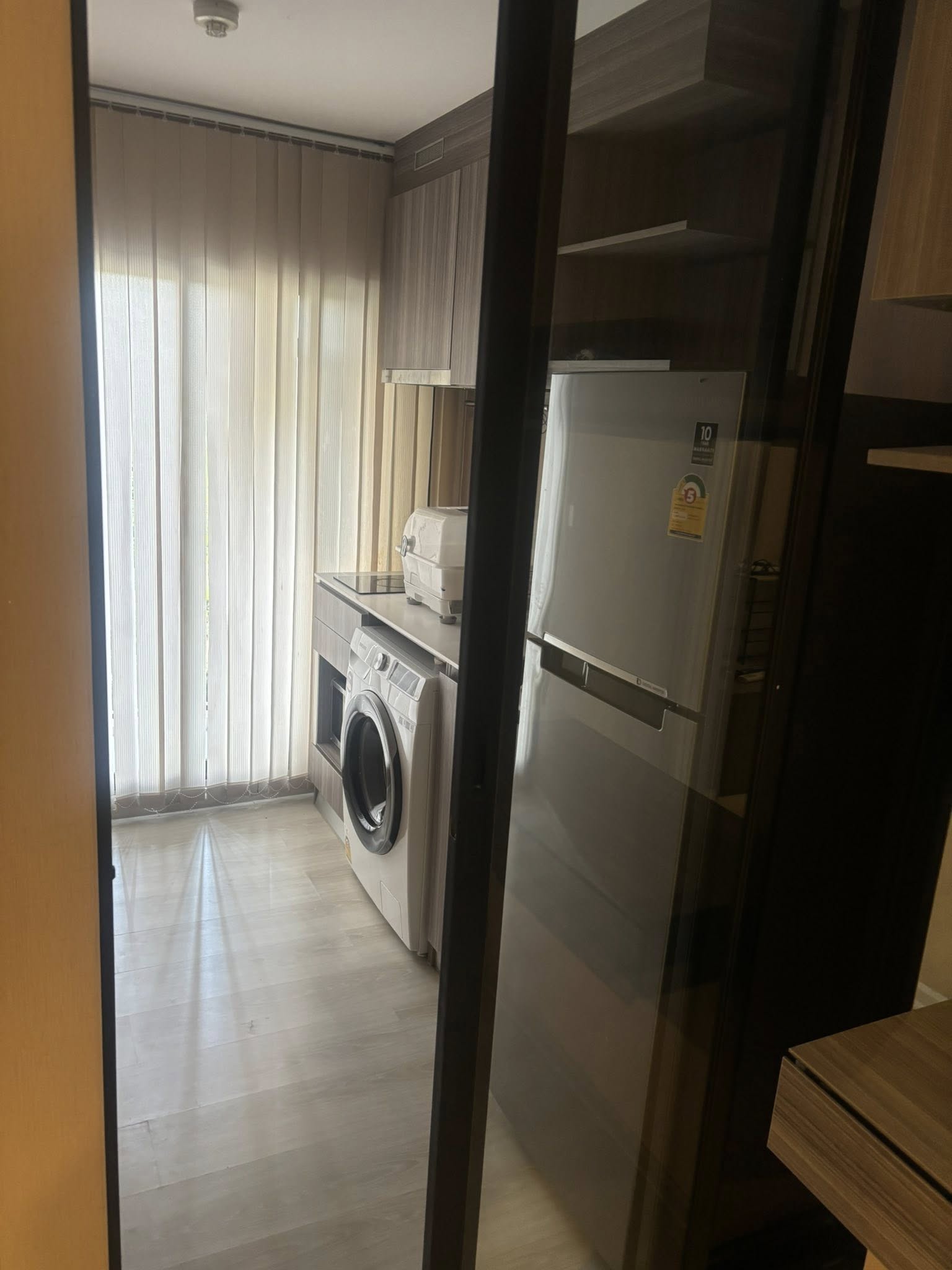 ปล่อยเช่าคอนโด kensington phaholyothin 63 (เคนซิงตัน พหลโยธิน 63 ) ขนาด 31.49 ตรม. 1 ห้องนอน 1ห้องน้ำ ชั้น 3 ห้องติดบันไดหนีไฟ