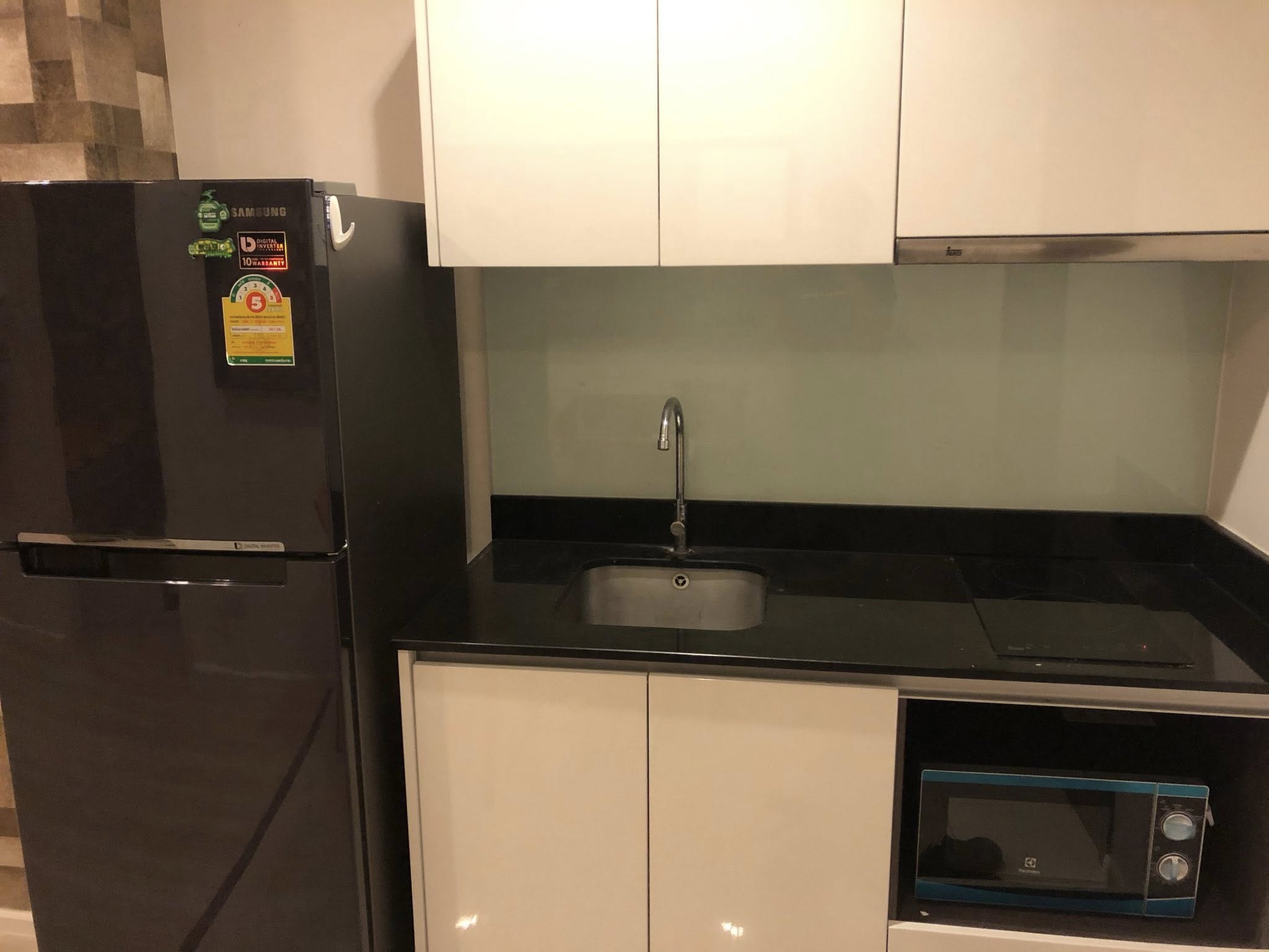 🔥 ขายด่วน! Quinn Ratchada 17 (ควินน์ รัชดา 17) ห้องมุมส่วนตัว วิวเปิด 180 องศา! ใกล้ MRT สุทธิสาร เพียง 400 เมตร! 🔥