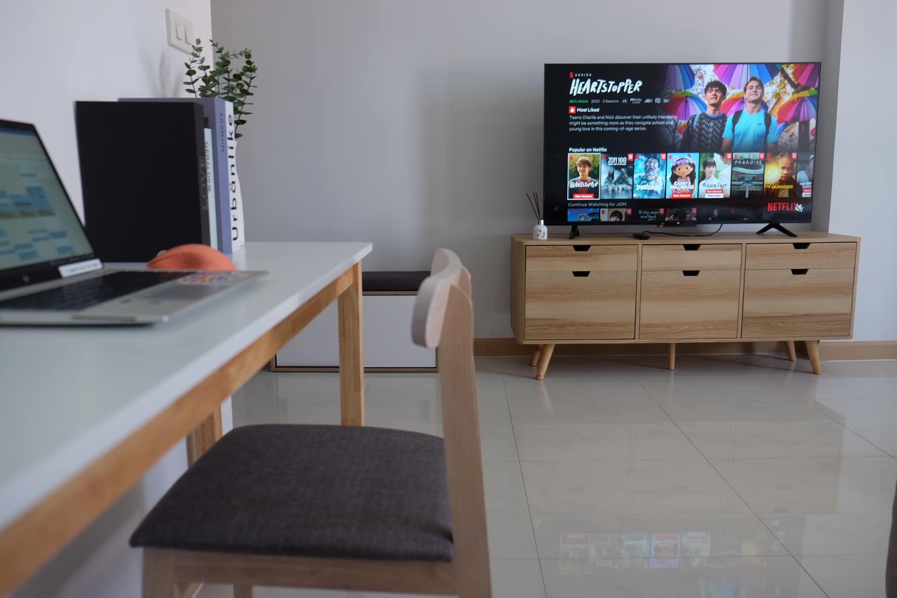 ให้เช่าคอนโดที่สุดแห่งโลเคชั่น พญาไท เพลส - ติด BTS พญาไท ปล่อยเช่าห้องสตูดิโอ ขนาด 29 ตร.ม. ชั้น 22 เพิ่งรีโนเวท