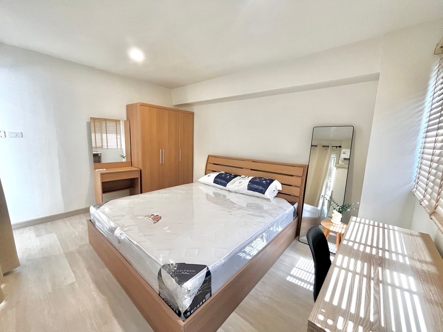 ให้เช่าคอนโด ทองหล่อ ทาวเวอร์ / For Rent Thonglor Tower (English below)