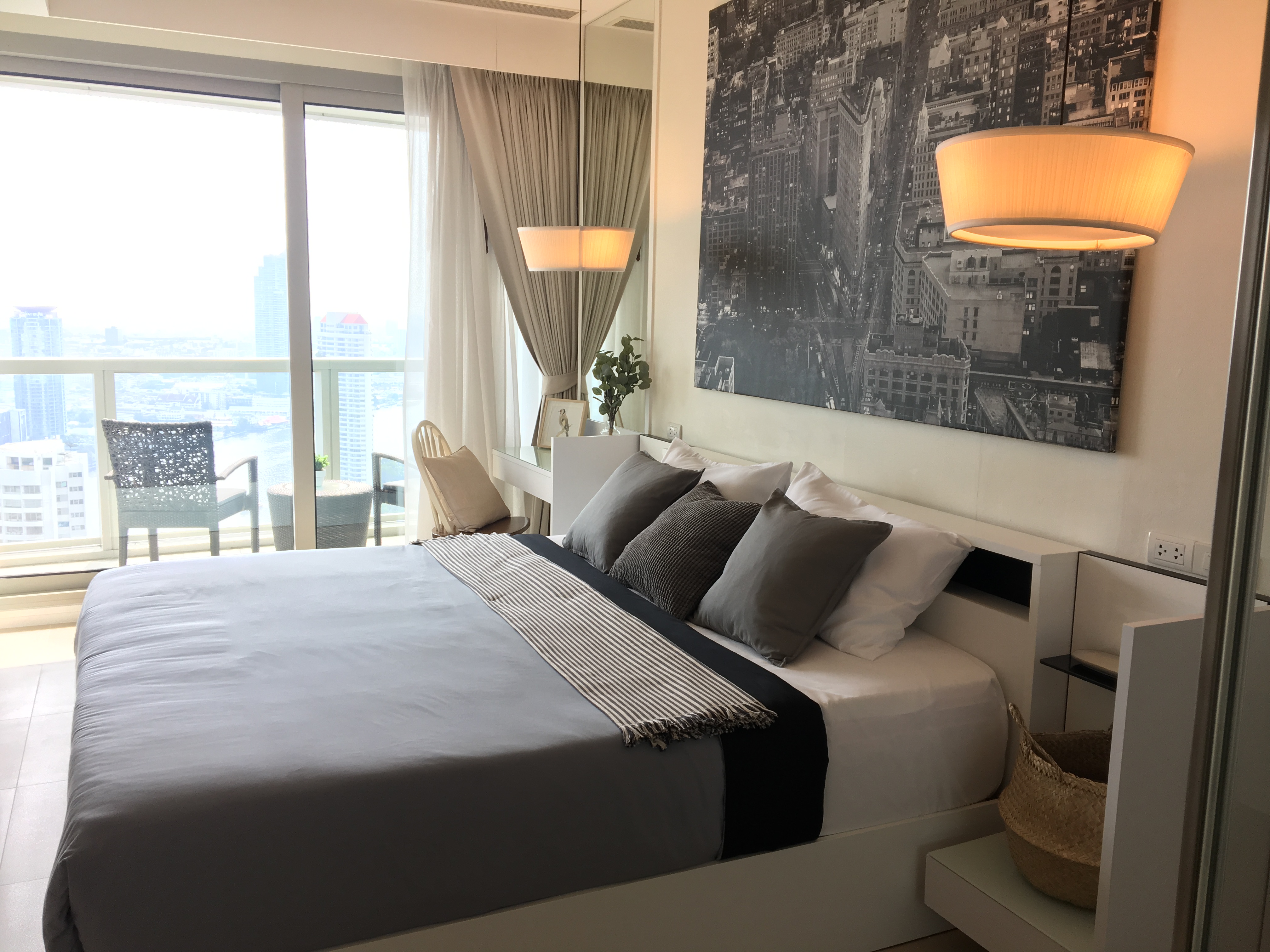 ให้เช่าคอนโด The River Residences (แคลปซันส์ เดอะ ริเวอร์ เรสสิเดน ) 1 ห้องนอน 1 ห้องน้ำ ( ห้องเลขที่ 4702) ชั้น 47