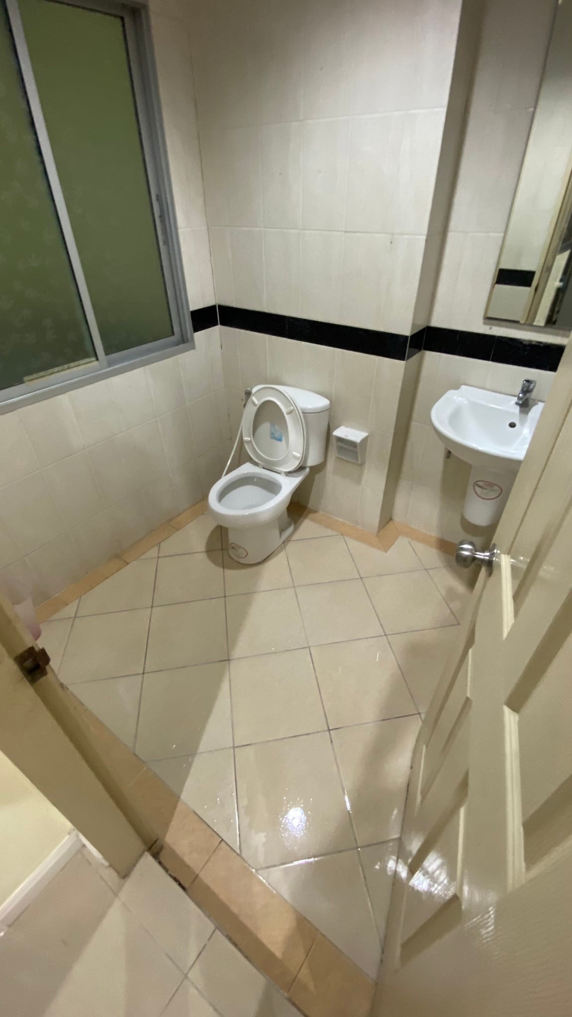 ขาย / ให้เช่า ทาวน์โฮม ,โฮมออฟฟิศ 3 ชั้น โครงการ Baan Klang Muang The Royal Monaco Srinakarin-Pattanakarn