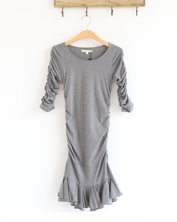 dress ชุดเดรสแฟชั่นเกาหลี ใส่เที่ยว-ใส่ทำงาน ผ้า cotton สีเทา แต่งพริ้วชายกระโปรง น่ารัก Asia Street Fashion