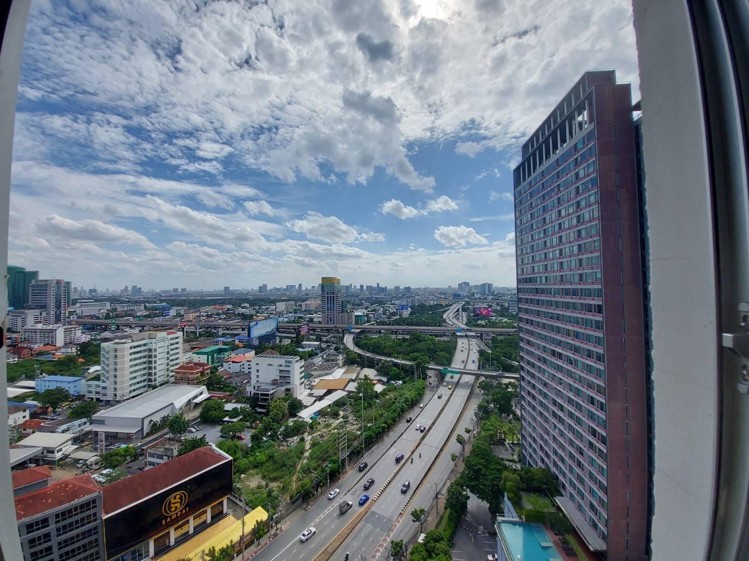 ขาย คอนโด ศุภาลัย ปาร์ค รัชโยธิน Supalai Park Ratchayothin ชั้น 24 ห้องมุม แบบ 2 ห้องนอน