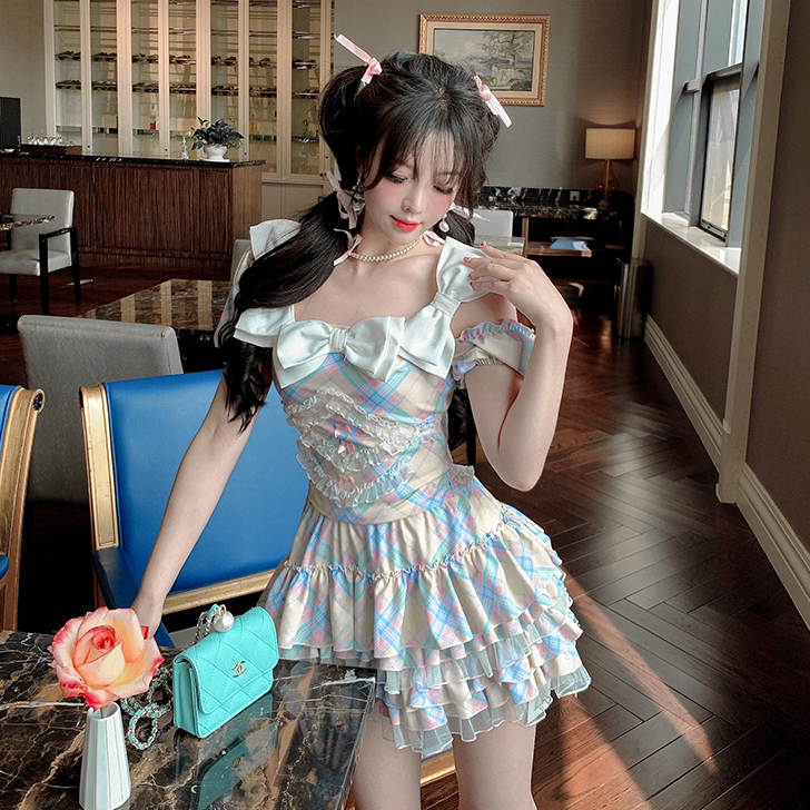 Summer Joy : พรีออเดอร์ ชุดเซ็ทแฟชั่นสไตล์เกาหลีญี่ปุ่น (ราคาแยกชิ้น) เสื้อลายสก็อตแต่งโบว์ใหญ่สามารถใส่ได้ 2 แบบ เปิดไหล่หรือแขนสั้น และ กระโปรงแต่งระบายทรงเค้กน่ารักๆ แบรนด์แท้