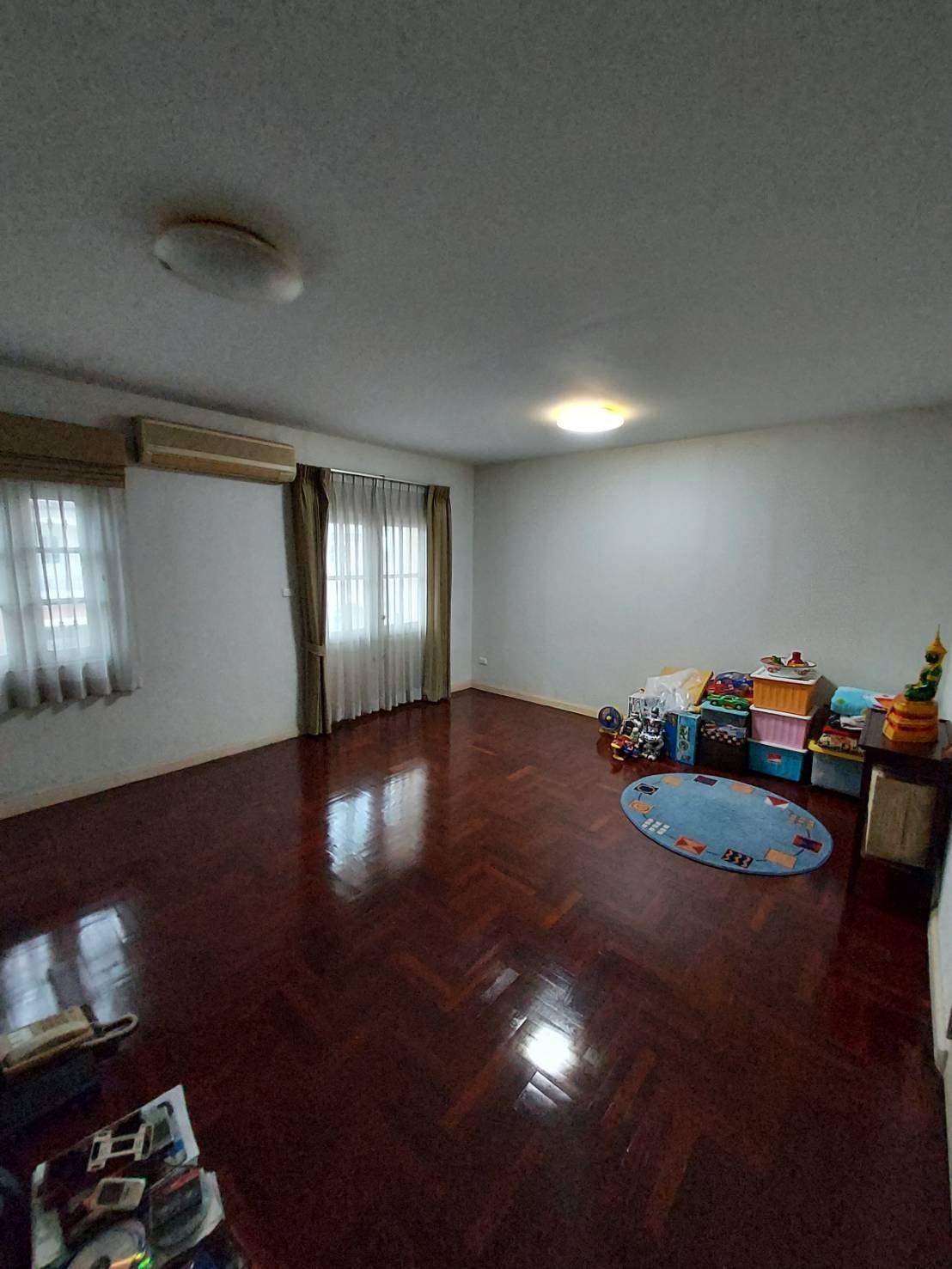 ให้เช่าบ้านพร้อมอยู่ ทาวน์โฮม 3 ชั้น หมู่บ้าน สราญพฤกษ์ ซอยลาดพร้าว130 รามคำแหง 81