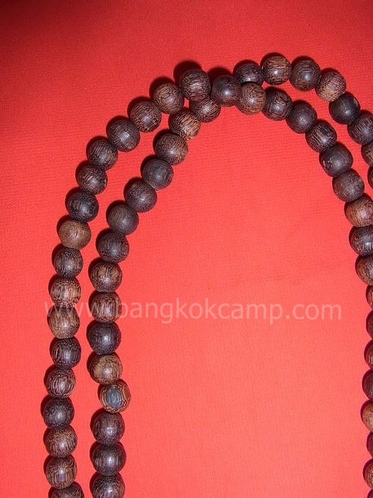 ไม้มงคลหายาก... ประคำ(ไม้แก่นมะขาม) ลายสวย ขนาด10มิล.ยาว18.5นิ้ว..ไม้แก่นมะขามแท้ทุกเม็ด (CN010)