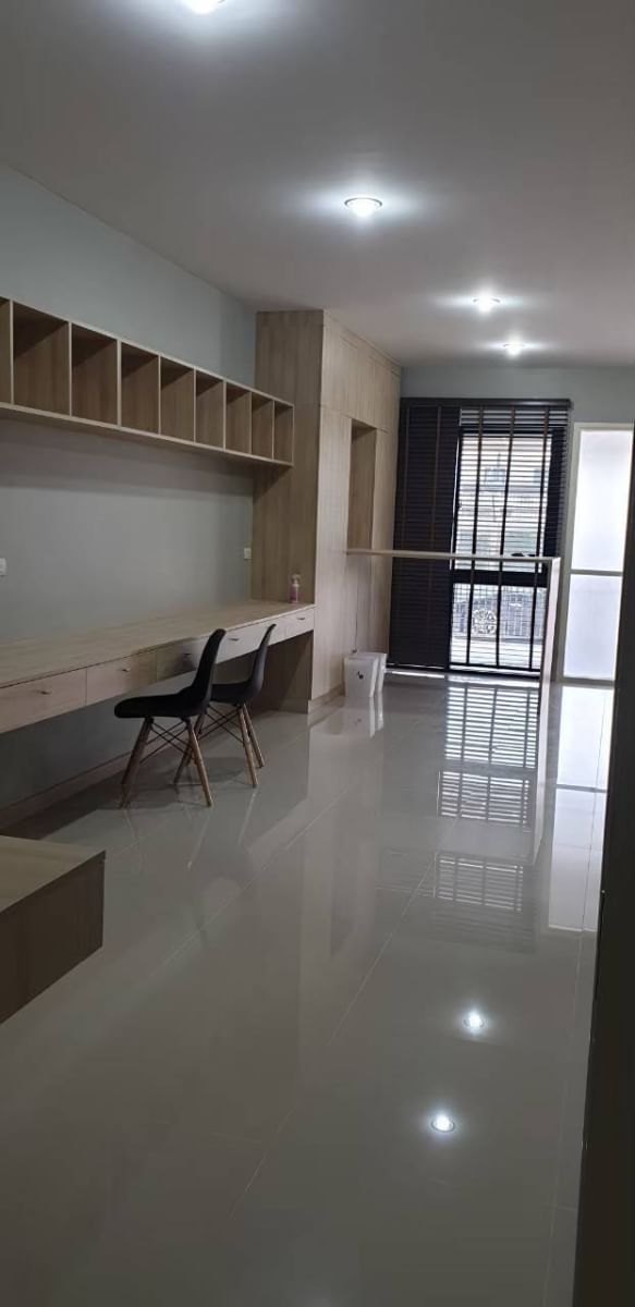 โฮมออฟฟิต 3 ชั้น Time Home 2 Suanluang-Onnut : ไทม์โฮม 2 สวนหลวง-อ่อนนุช ให้เช่า 26,900บาท ต่อเดือน มี 3 ห้องนอน 3ห้องน้ำ มีเฟอร์นิเจอร์บิ้วอิน