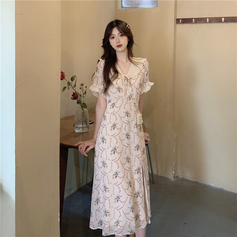 พรีออเดอร์ : เดรสยาวฤดูร้อนแฟชั่นสไตล์หวานน่ารักๆ ลายดอกไม้ คอวี ผ่าข้างตามแบบ