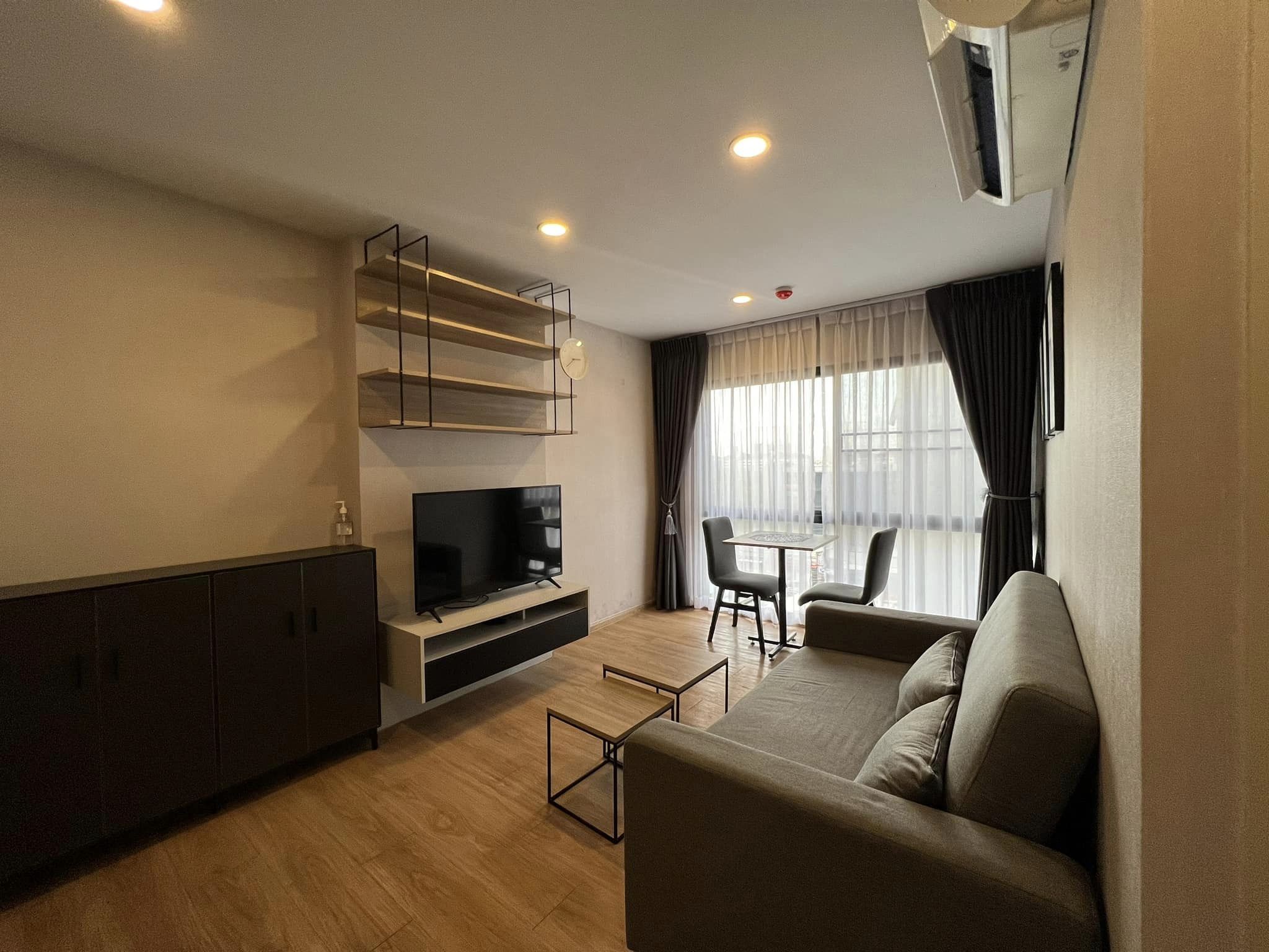 ให้เช่าคอนโด เฟ-ลิค รัชดา 36 (Felic Ratchada 36) ขนาด 30 ตรม. 1 ห้องนอน 1 ห้องรับแขก 1 ห้องน้ำ ชั้น 7 ห้องริม