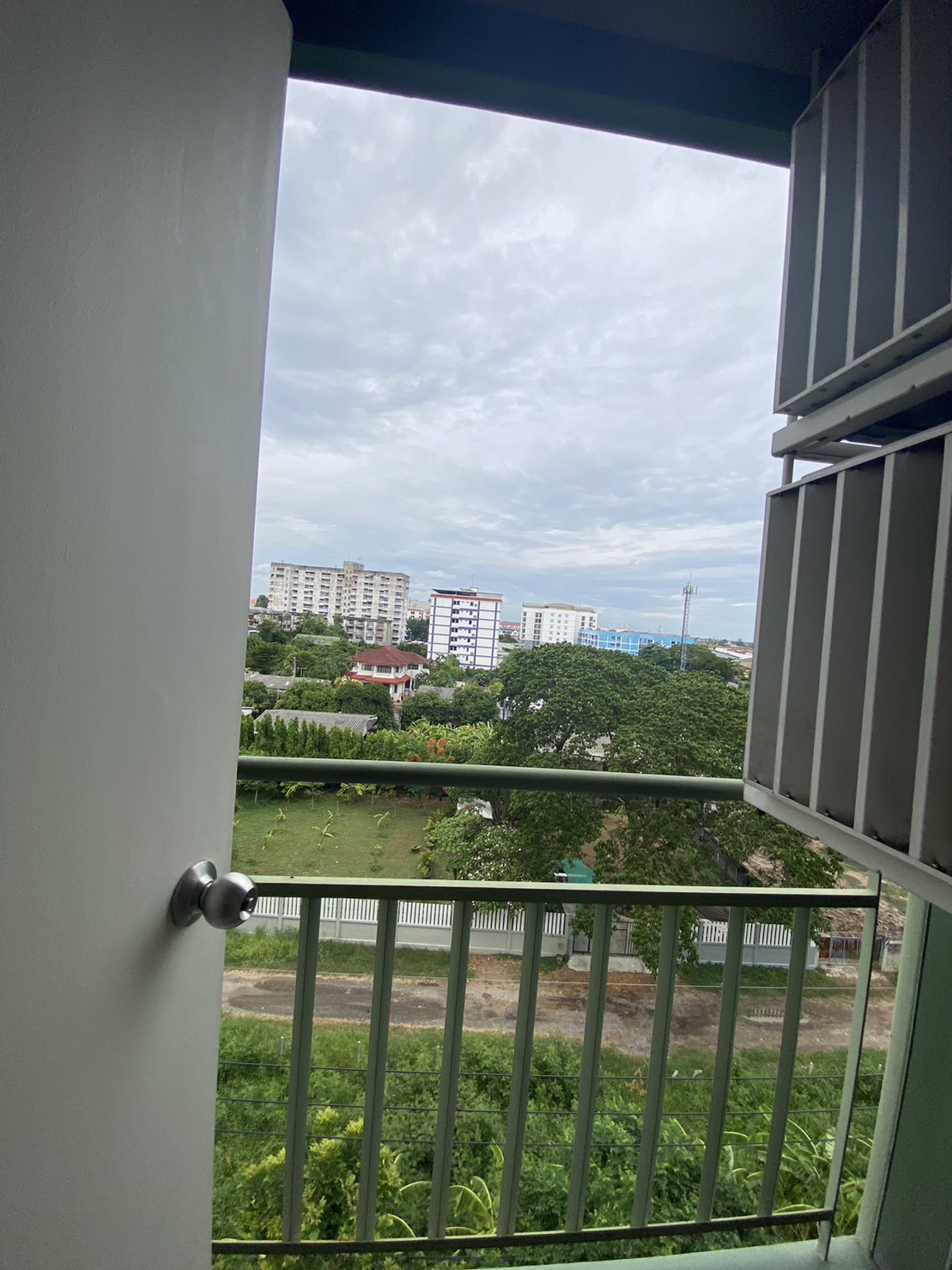 ขายขาดทุน / เช่าต่ำกว่าราคาตลาด คอนโด ลุมพินี มิกซ์ เทพารักษ์-ศรีนครินทร Lumpini Mixx Thepharak - Srinakarin 2 ห้องนอน