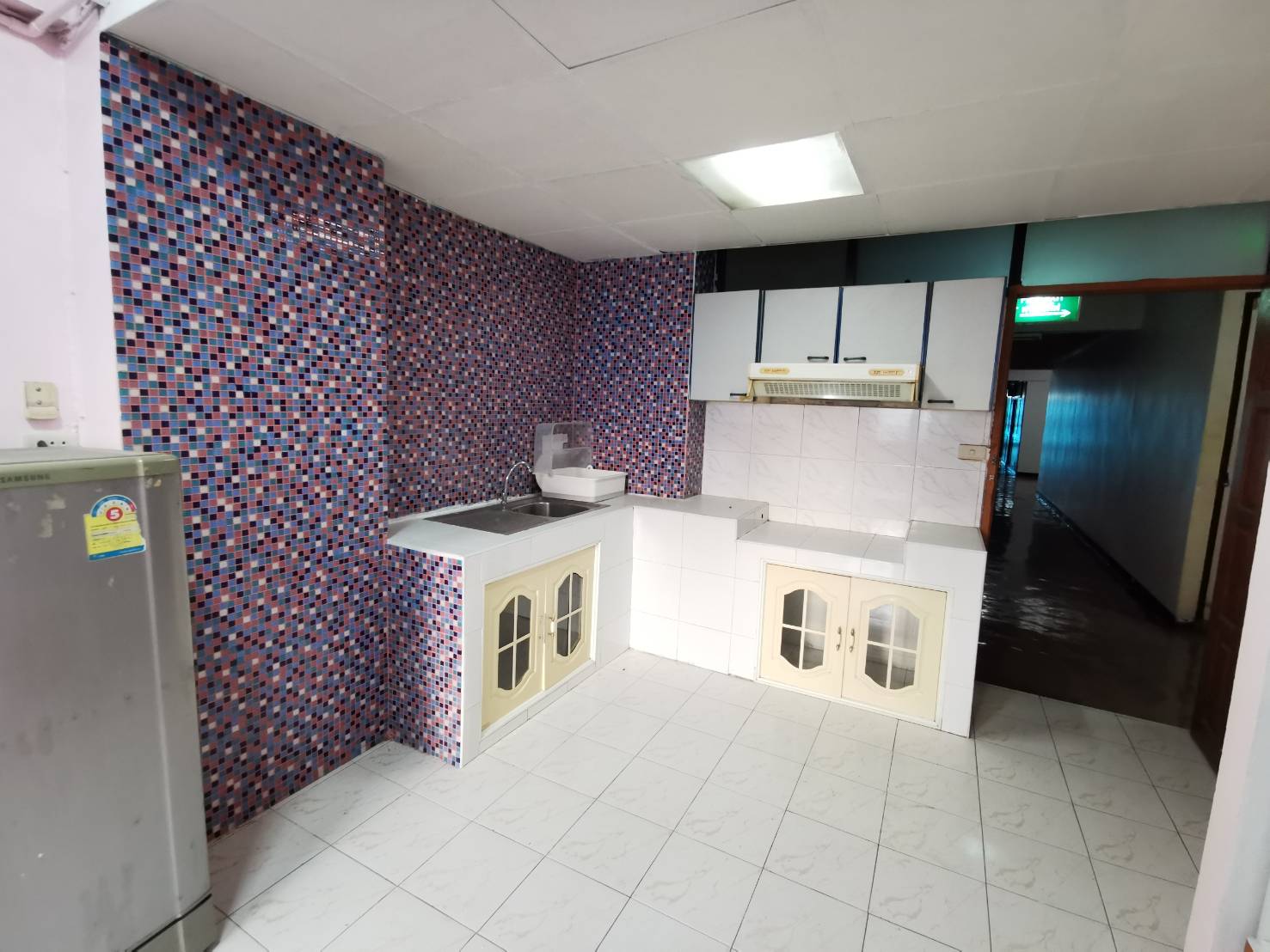 ให้เช่าคอนโด Ruenrudee Condominium (รื่นฤดี คอนโดมิเนียม) 1 ห้องนอน 1 ห้องน้ำ 1 ครัว 1 ห้องนั่งเล่น ขนาด 44 ตรม.